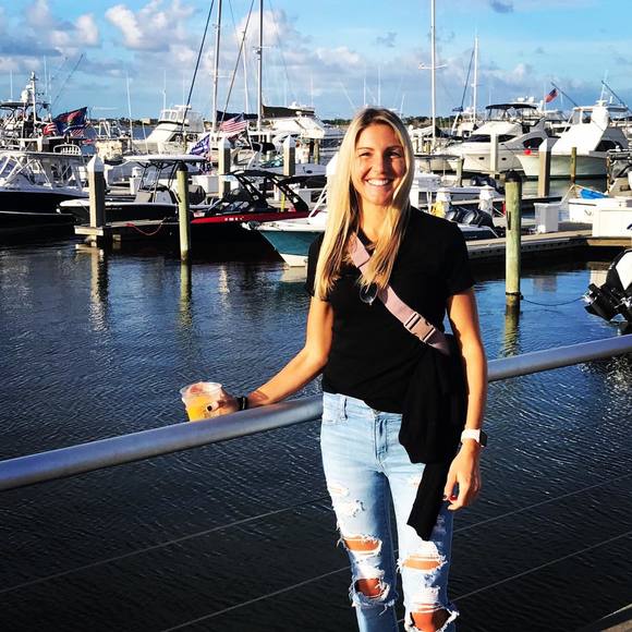 Profile Picture of Kelly Crabtree (@summerk182) on Poshmark