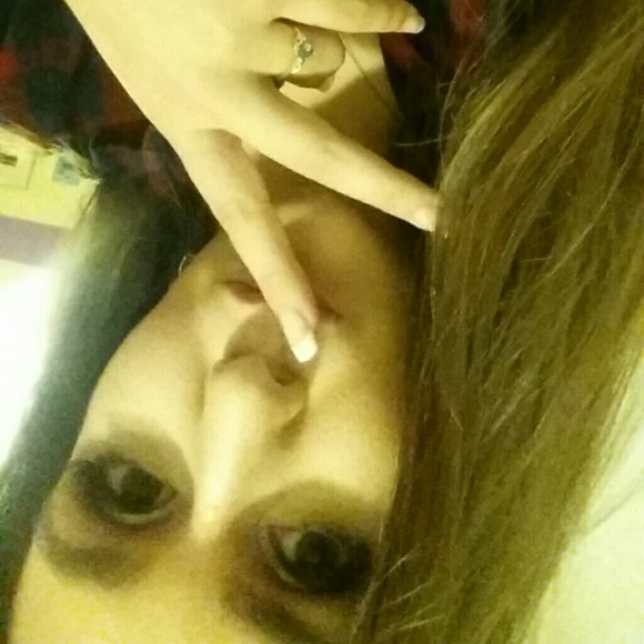 Profile Picture of Christina Larkins (@xtinalarkins) on Poshmark