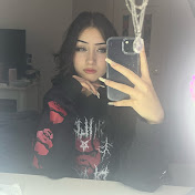 Profile Picture of Chloe Schwall (@chloeschwall) on Youtube