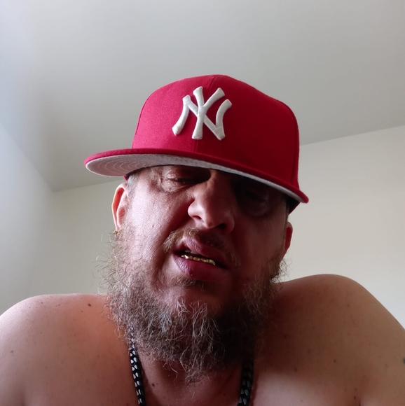 Profile Picture of David Polly (@shanepolly73) on Poshmark
