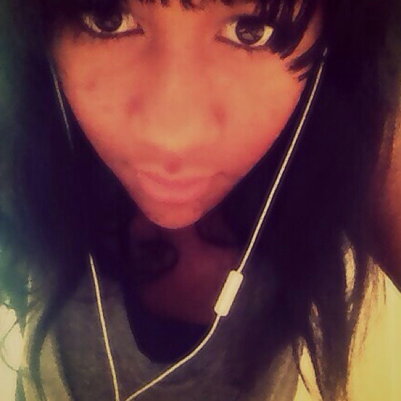 Profile Picture of Tykia Mcgill (@miss_rena) on Poshmark