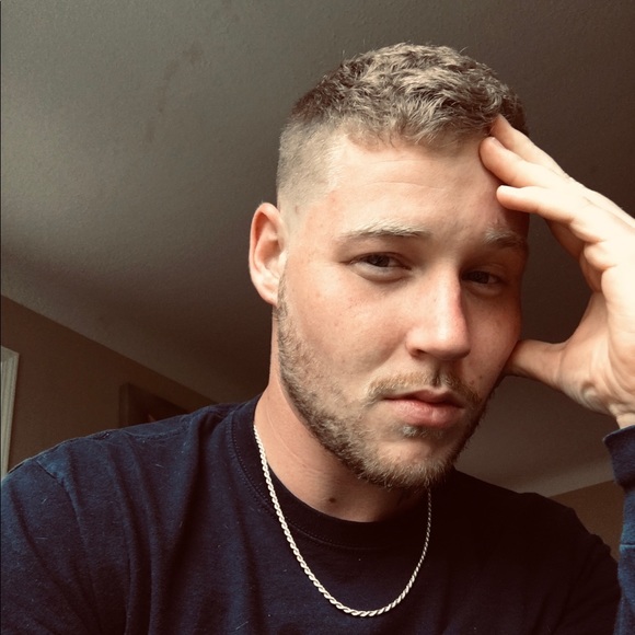 Profile Picture of Johnathon Hasselbach (@j_hasselbach) on Poshmark