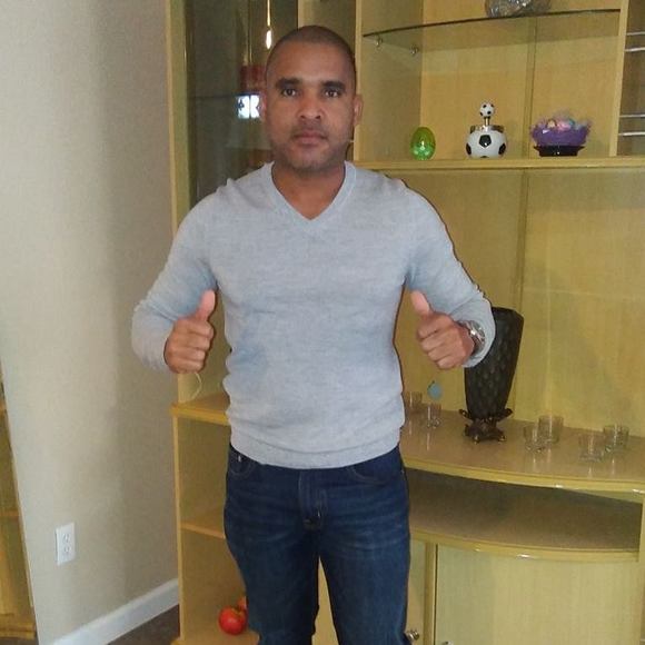 Profile Picture of Roberto Bosque (@ticobosque76) on Poshmark