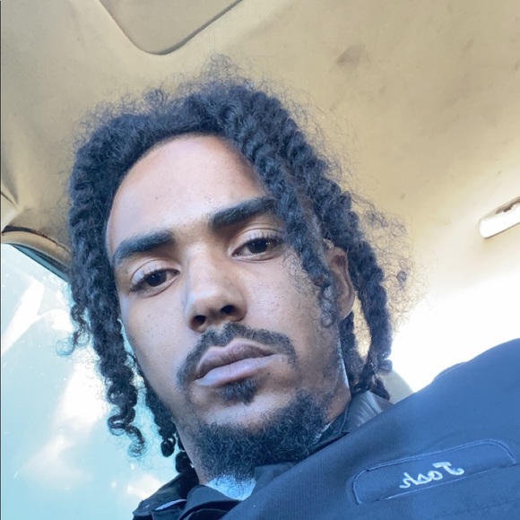 Profile Picture of Joshua Moncrief (@jmoncrief202) on Poshmark