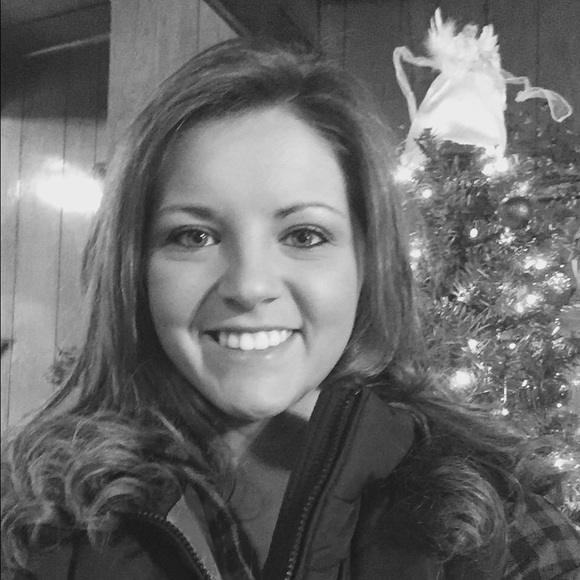 Profile Picture of Brianna Traylor (@bri_lynee1) on Poshmark