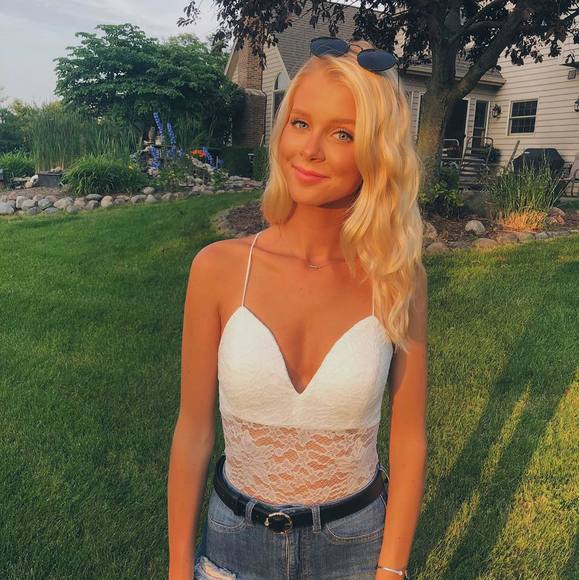 Profile Picture of Bri Ecton (@ecton1br) on Poshmark
