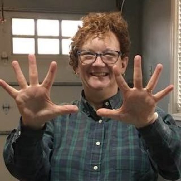 Profile Picture of Lynn Huenemann (@lynn1hoo) on Poshmark