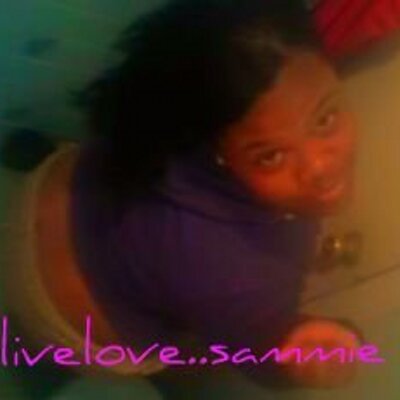 Profile Picture of Samantha Macajoux (@bRoWnSKiiNbHaD) on Twitter