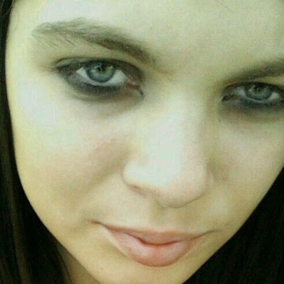 Profile Picture of Kimberly Killgore (@deafpokers11) on Poshmark