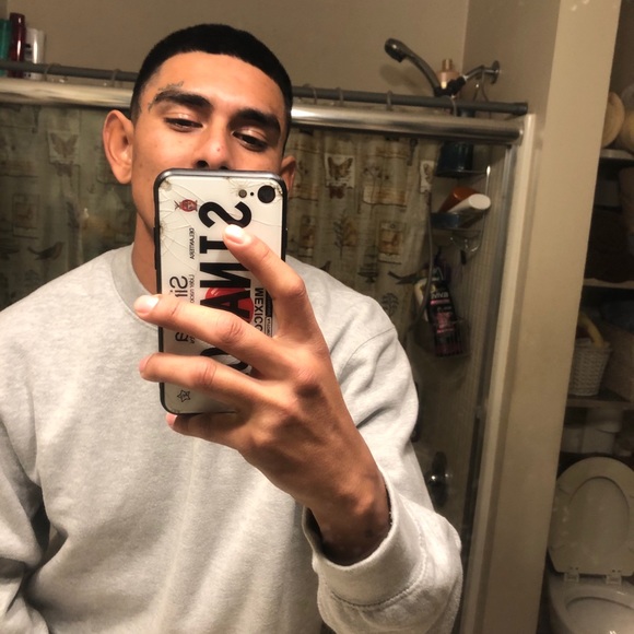 Profile Picture of Joshua Gutierrez (@joshuax117) on Poshmark