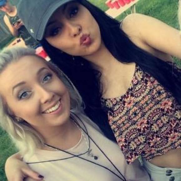 Profile Picture of Emma Kevlin (@emmalynnski) on Poshmark