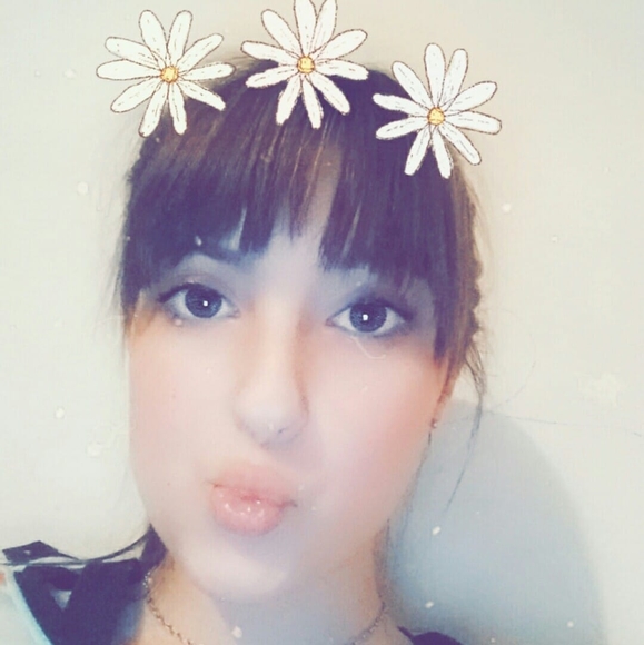 Profile Picture of Leah Przybylski (@przybylskileah) on Poshmark