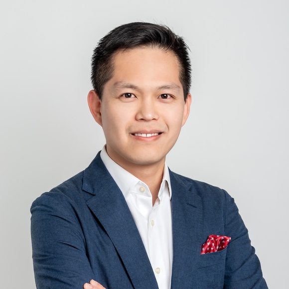 Profile Picture of Stephen Chen (@schen00) on Poshmark