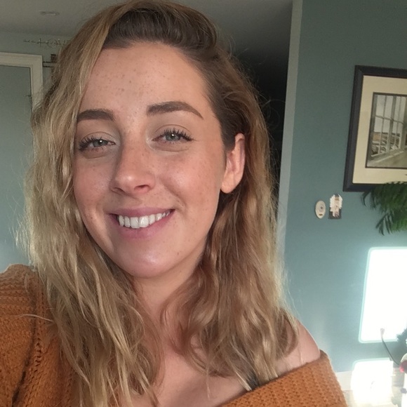 Profile Picture of Erica Preler (@emarie282) on Poshmark