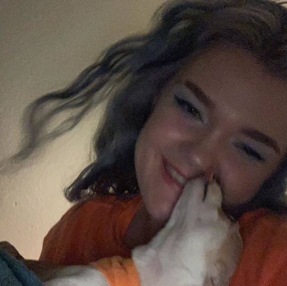 Annabelle Hennager - Poshmark Profile Picture of Annabelle Hennager (@annabellesh) on Poshmark