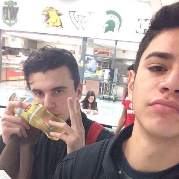 Profile Picture of Brayam Oregel (@brayamoreg) on Poshmark