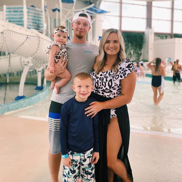 Profile Picture of Tatum Ortlepp (@tatumortlepp) on Poshmark