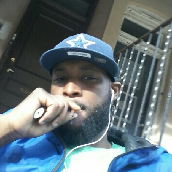Profile Picture of Harold Miller (@hmoney1635) on Poshmark