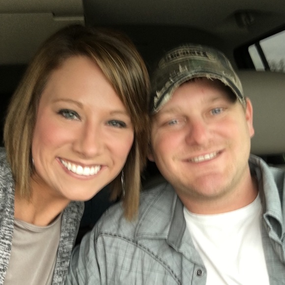 Bethany Hammelmano - Poshmark Profile Picture of Bethany Hammelmano (@bhammelman87) on Poshmark