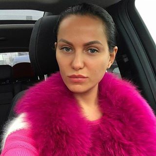 Profile Picture of Julia Odom (@Julia-Odom) on Facebook