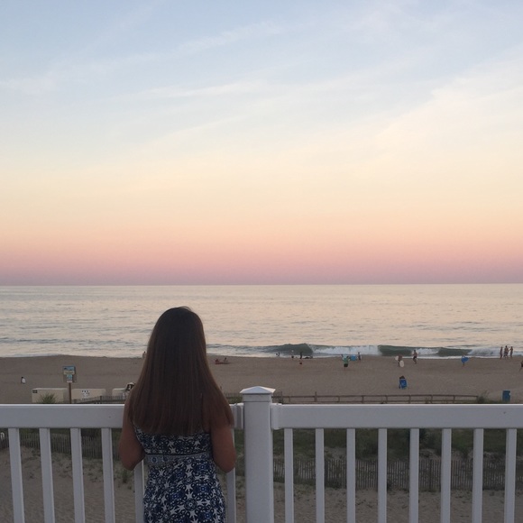 Profile Picture of Elizabeth Kalajian (@ekalajian24) on Poshmark