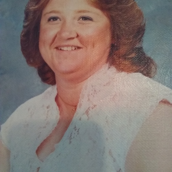 Profile Picture of Paulette Painter (@paulettepainter) on Poshmark
