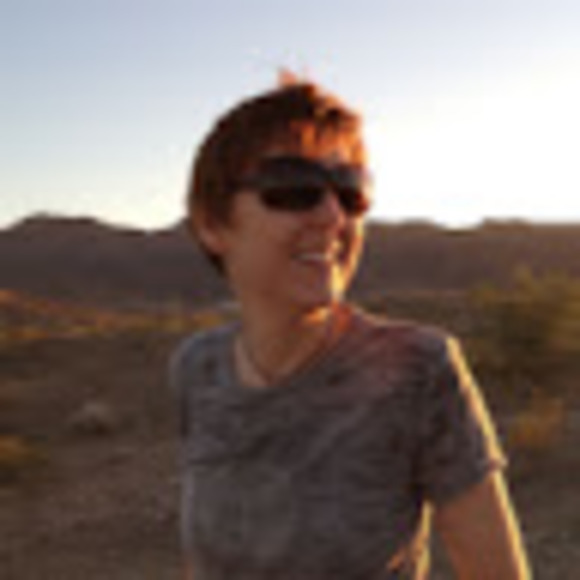 Profile Picture of Michelle Stone (@walkonair1) on Poshmark