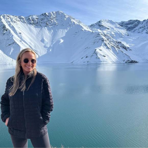 Profile Picture of Amanda Finn (@amandapfinn) on Poshmark