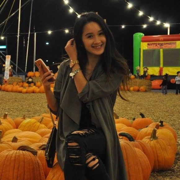 Linh Foschi - Poshmark Profile Picture of Linh Foschi (@linh2shop) on Poshmark