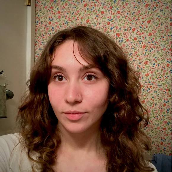 Profile Picture of Tia Garbenis (@shroomdirt) on Poshmark