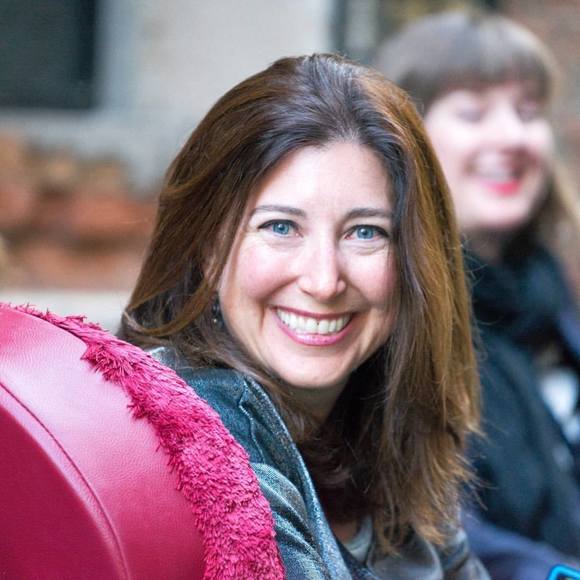 Profile Picture of Lisa Niver (@diverniver) on Poshmark