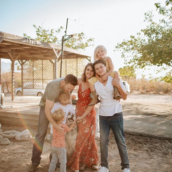 Maryanne Harfman - Poshmark Profile Picture of Maryanne Harfman (@maryanneotis) on Poshmark