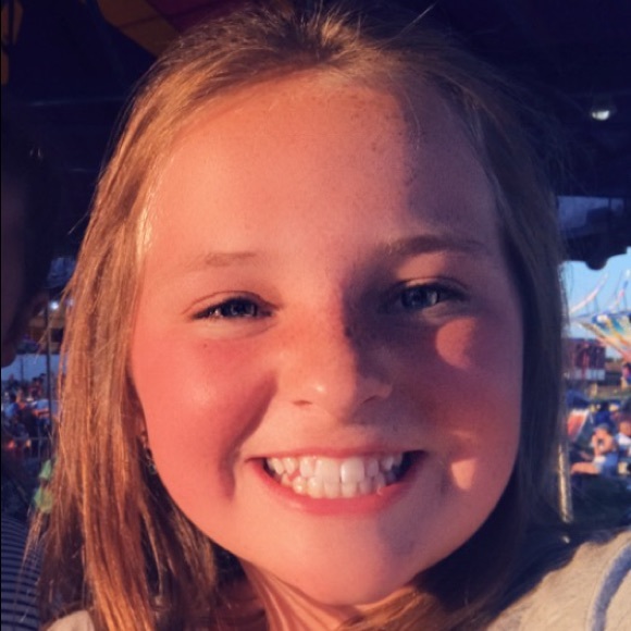 Profile Picture of Haley Jennings (@hayjay1206) on Poshmark