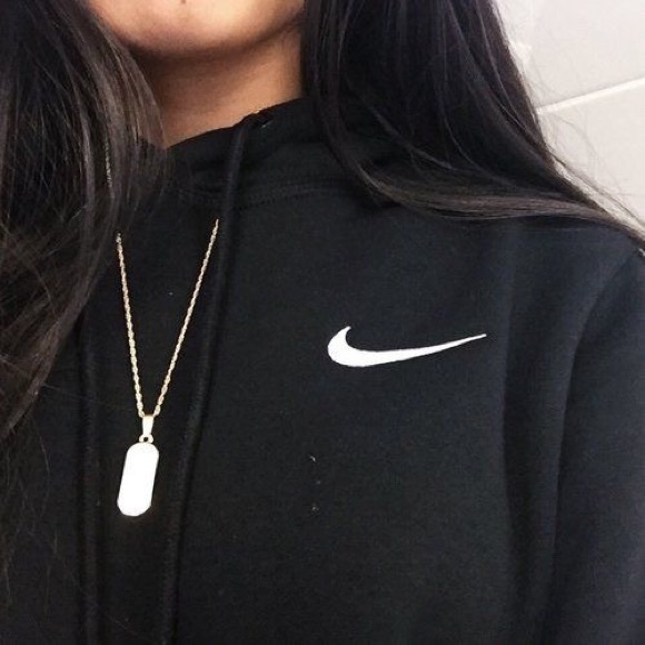 Profile Picture of Anita Leskow (@anitaleskow) on Poshmark