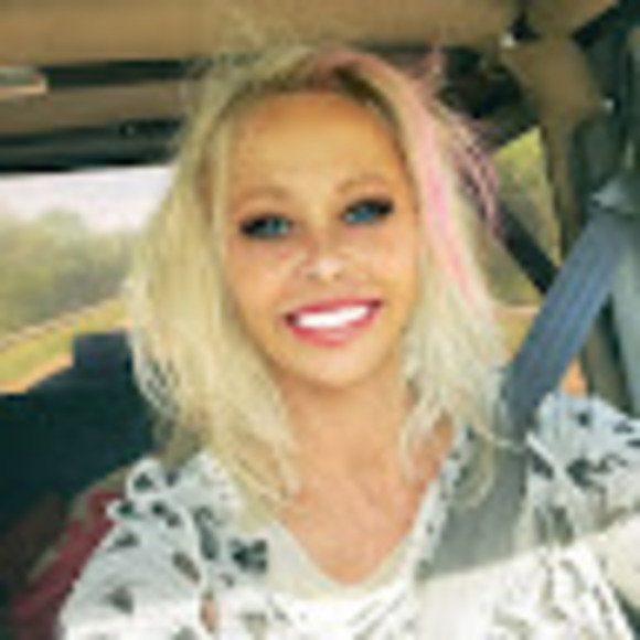 Profile Picture of Korena Ferguson (@korenaferguson) on Poshmark