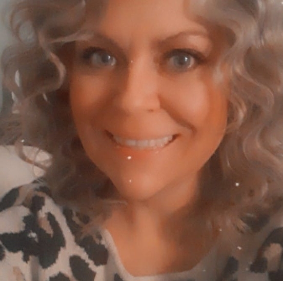 Profile Picture of Nichole Garrett capps (@fox37fan) on Poshmark