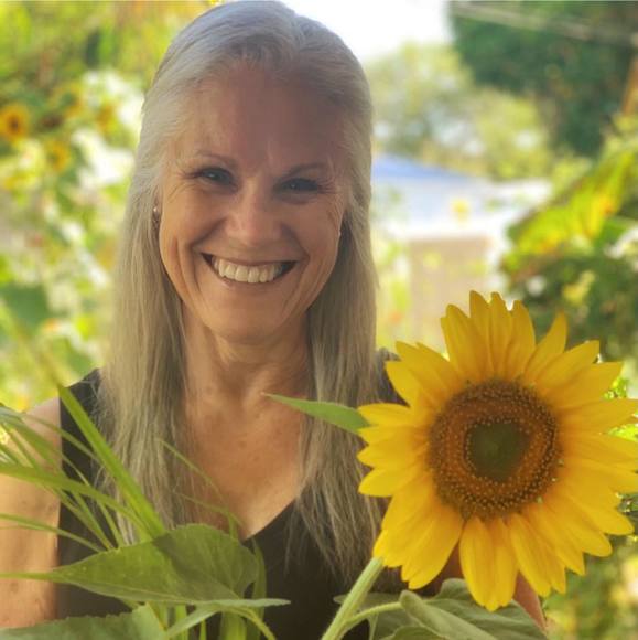 Profile Picture of Pearl Dahmen (@pearldahmen) on Poshmark