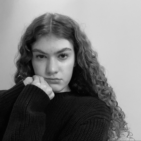 Profile Picture of Ryann Lambert (@ryannlambert) on Poshmark