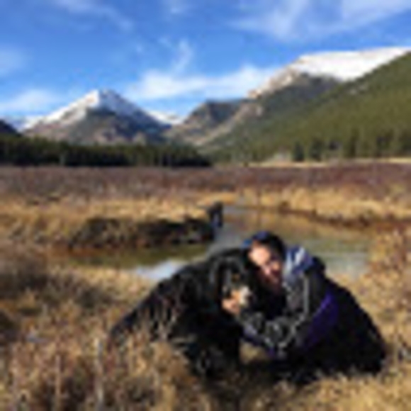 Profile Picture of Sara Kornfeld (@sarakornfeld) on Poshmark