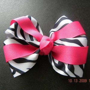 Profile Picture of Alice Medrano (@bowsbyalice) on Myspace