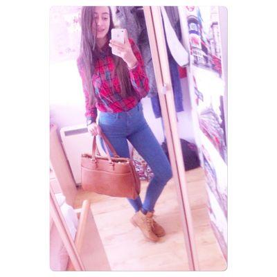 Profile Picture of Noelia Jimenez (@noeliajimenez71) on Twitter