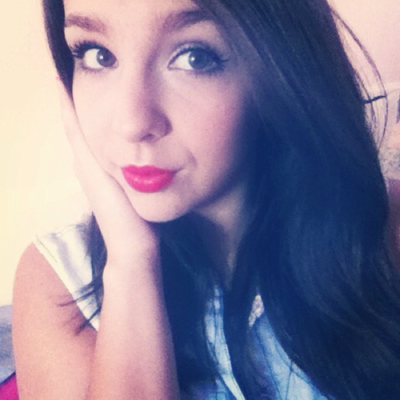 Profile Picture of Tiffany Minutella (@tiffany126) on Poshmark