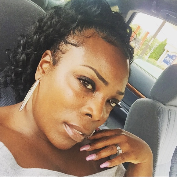 Profile Picture of Ladonna Wilson (@ladonna_wilson) on Poshmark