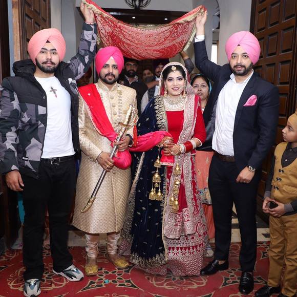 Amrit Kaur - Poshmark Profile Picture of Amrit Kaur (@amritkaur227) on Poshmark