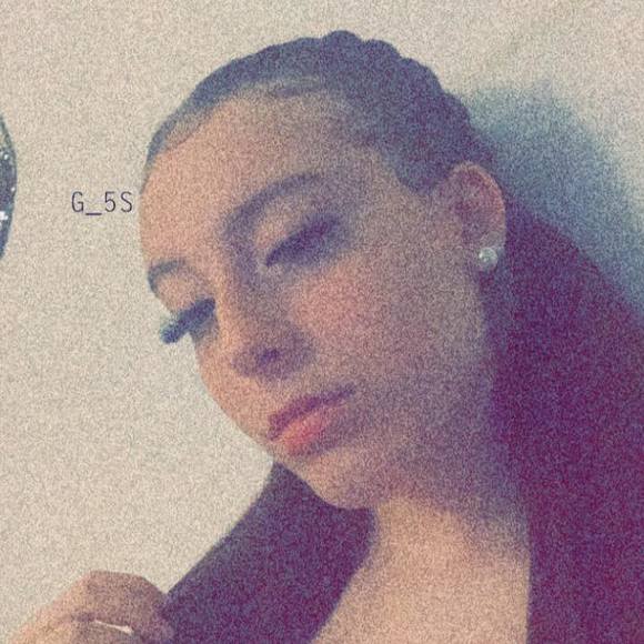 Profile Picture of Carly Taylor (@carlytaylor424) on Poshmark