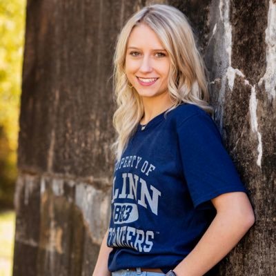 Profile Picture of Leah Jacobs (@leah_jacobs15) on Twitter