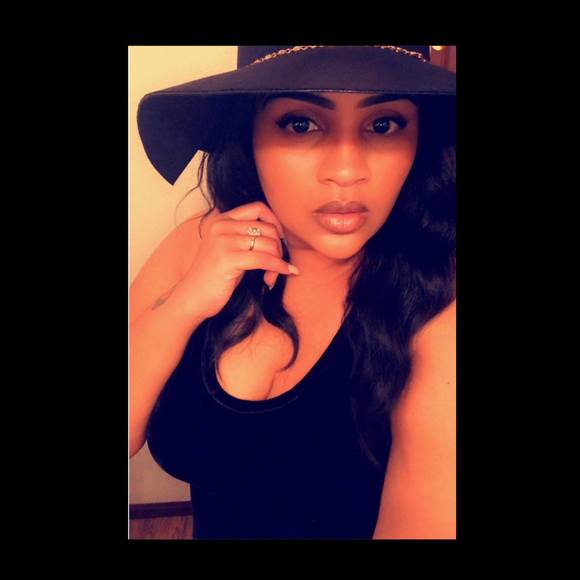 Profile Picture of Jessica Glover (@jterry1020) on Poshmark