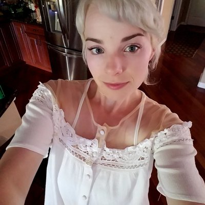 Profile Picture of Jacqueline Van Hazel (@Jacquel72387194) on Twitter