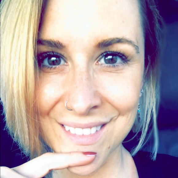 Profile Picture of Jessica Gregorius (@jgregorius) on Poshmark