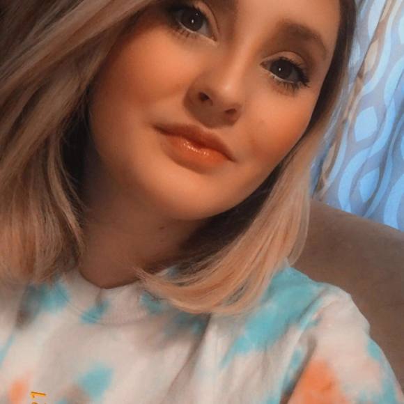 Profile Picture of Chasity lashay Sexton (@chaslashay) on Poshmark